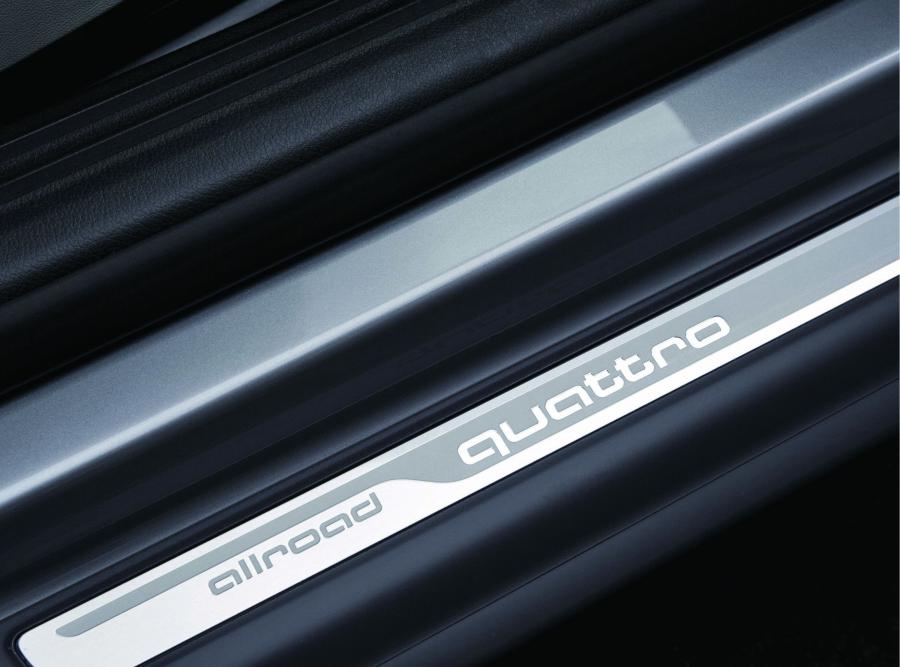 Логотип Audi A6 Allroad 4.2 Quattro (4F, C6) 2006 года  (фото 17 из 44)